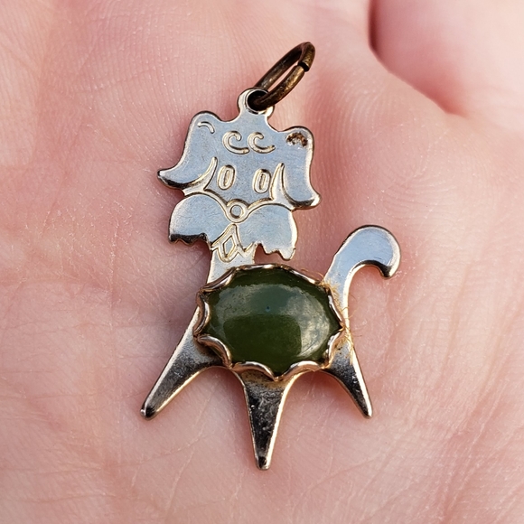 70's Retro Cartoon Dog with Jade Stone Pendant - Picture 3 of 4